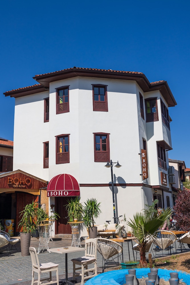 Boho Oldtown Hostel