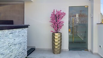 Rizk Pyramids View Hotel