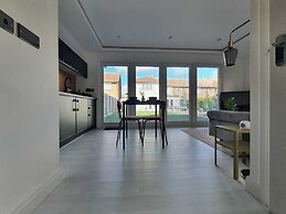 Stunning 1 King bed Cabin in Grays