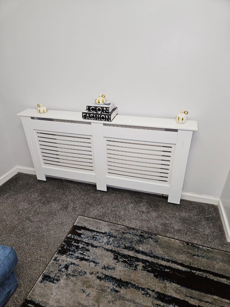 Manchester 2-bed House, Sleeps 4, 20 Min to Centre