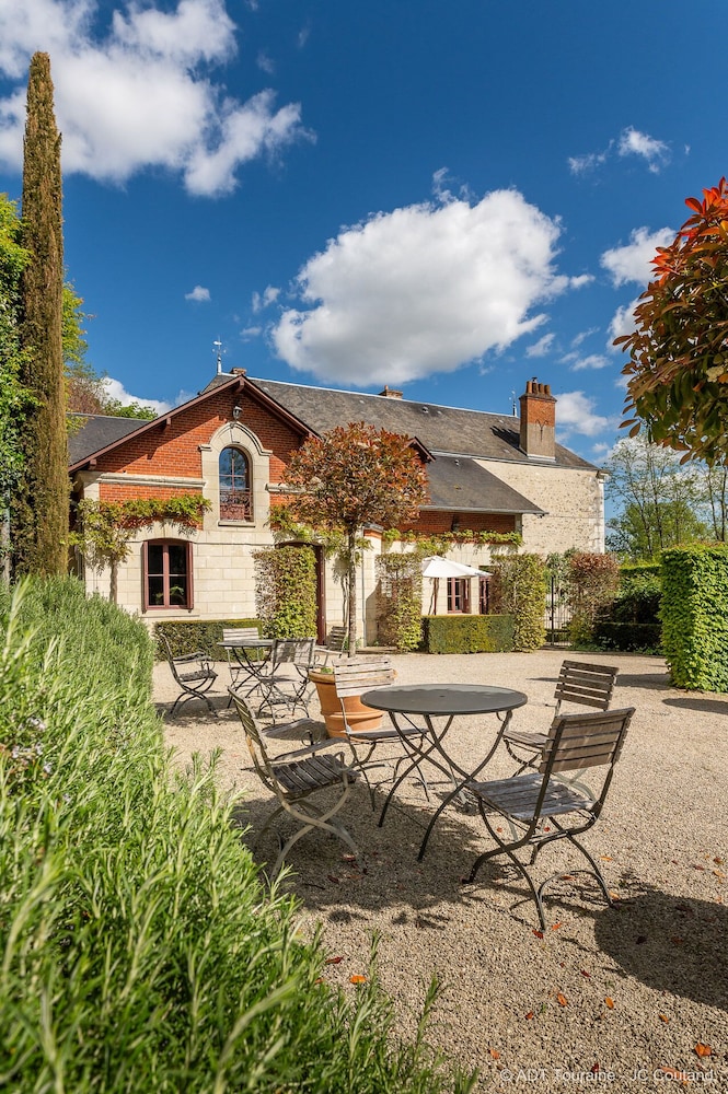 MANOIR DES BASSES RIVIERES