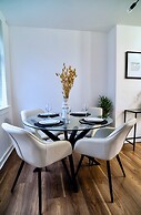 Modern 2 Bedroom Home in Edinburgh, Free Parking