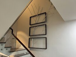 HALO ME Villa