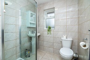 Luxurious 2 bed House - Free Parking