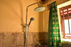 Room in B&B - Red Rocks Rwanda - Triple Room