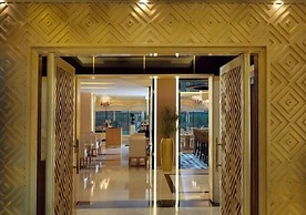 Damac Mall Street near Burj Khalifa