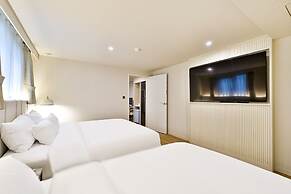 Den Basta Hotel Daeyeon