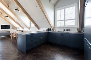 Linnaeus Suite, Berry - by Linnaeus Collection