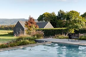 Linnaeus Suite, Berry - by Linnaeus Collection