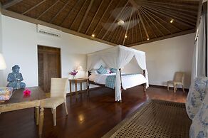 Siri Mendira Beach Villas
