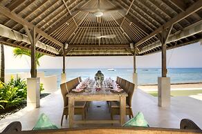 Siri Mendira Beach Villas