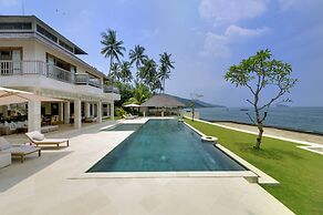 Siri Mendira Beach Villas