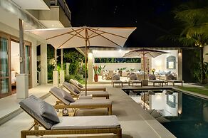 Siri Mendira Beach Villas