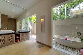 Siri Mendira Beach Villas