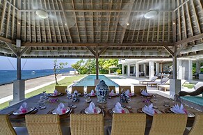 Siri Mendira Beach Villas