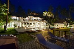 Siri Mendira Beach Villas