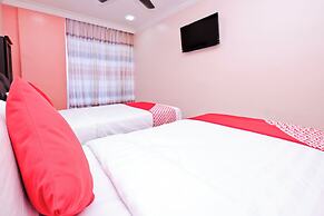 OYO 714 Arina Hotel