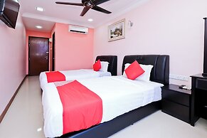 OYO 714 Arina Hotel