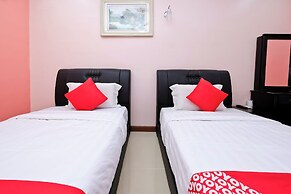 OYO 714 Arina Hotel