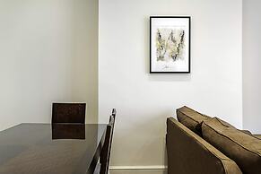 Cosy Kensington Two Bedroom Flat