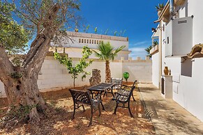 3769 Tenuta La Cornola by Barbarhouse