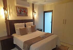 Meredale Lodge
