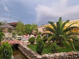 Hotel Oasis Villa