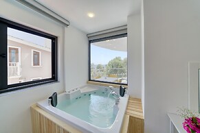 BlueNook Suites