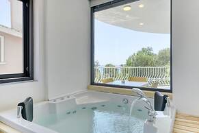 BlueNook Suites