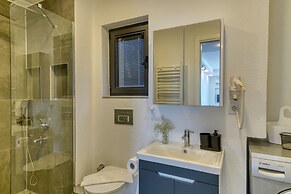 BlueNook Suites
