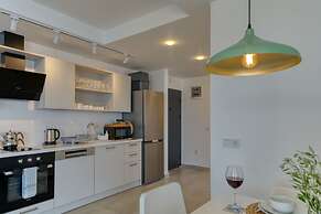 BlueNook Suites