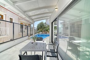 BlueNook Suites