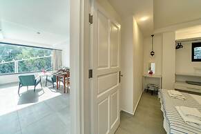 BlueNook Suites