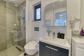 BlueNook Suites
