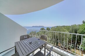 BlueNook Suites
