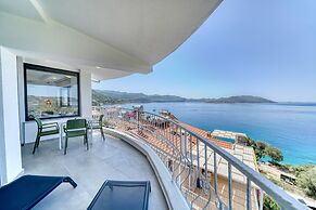 BlueNook Suites