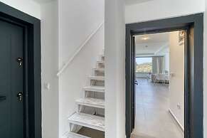 BlueNook Suites