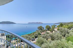 BlueNook Suites