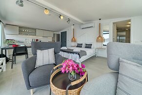 BlueNook Suites