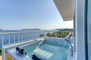 BlueNook Suites