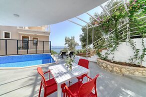 BlueNook Suites