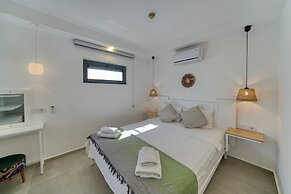 BlueNook Suites