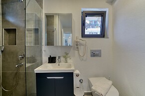 BlueNook Suites