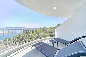 BlueNook Suites