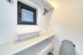 BlueNook Suites