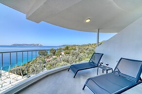 BlueNook Suites