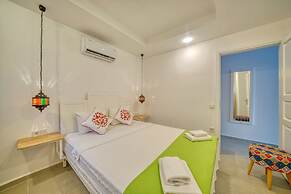 BlueNook Suites