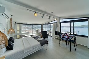 BlueNook Suites