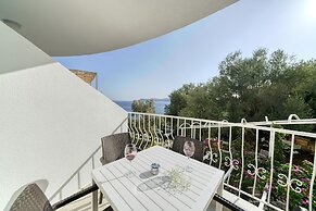 BlueNook Suites