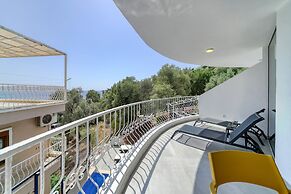 BlueNook Suites